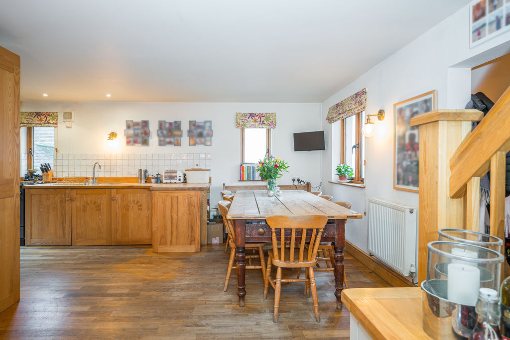 Kitchen / Dining Room- click for photo gallery